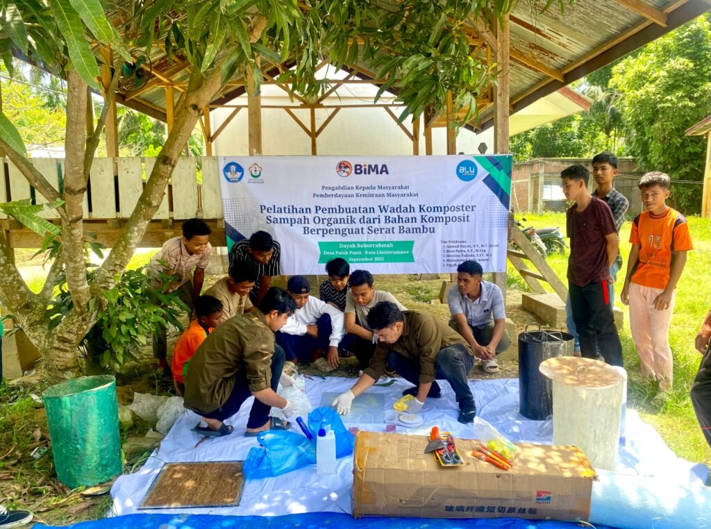 Komposter Serat Bambu, Pengabdian Masyarakat, Sampah Organik, Unimal, Inovasi Lingkungan