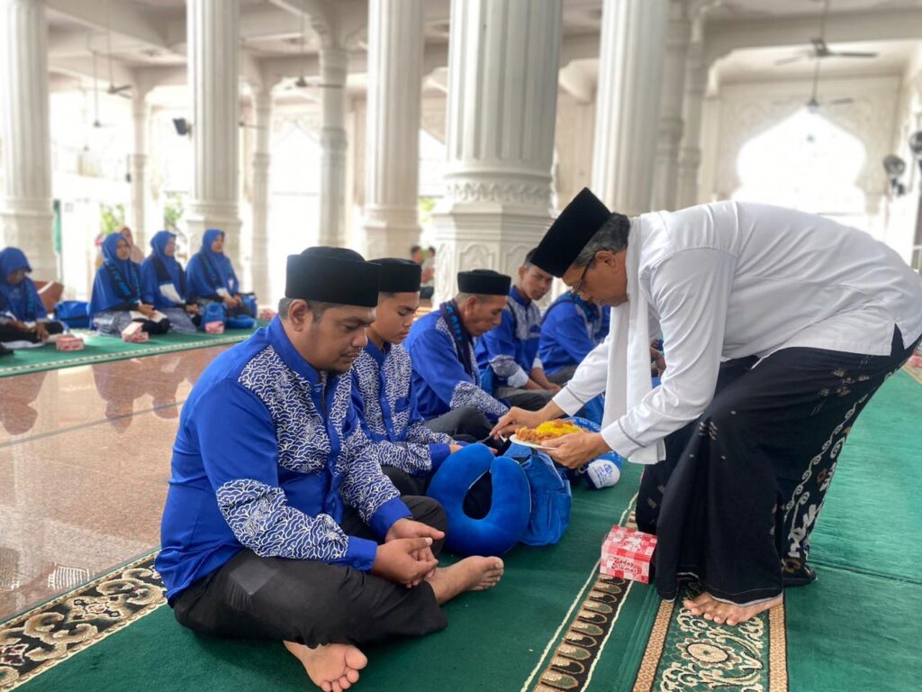 bir ali tour & travel, umrah aceh, jamaah umrah lhokseumawe, kloter 56 bir ali, bir ali tour makka, pelepasan jamaah umrah aceh, travel umrah terpercaya aceh