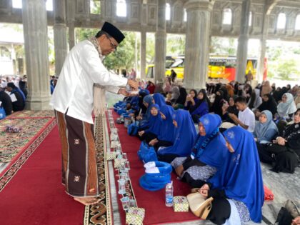 jamaah umrah Lhokseumawe, Dayah Abati, Waled Isa, Kloter 54, Bir Ali Tour, umrah 2025, ibadah umrah Aceh, Kemenag Lhokseumawe, berita Aceh, Pos Independent