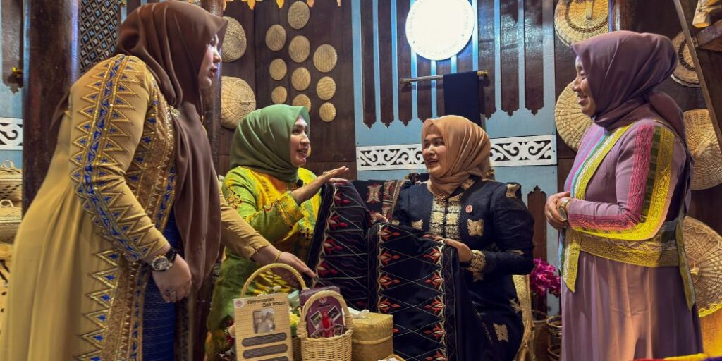 INACRAFT 2025, Kerajinan Aceh, Selvi Ananda, Dekranasda Aceh, UMKM Aceh, PosIndependent