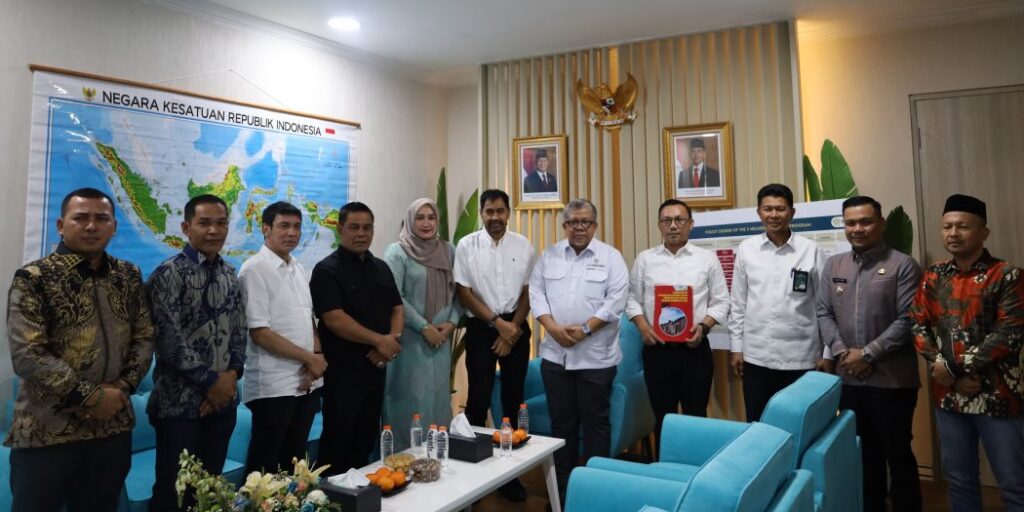 Gubernur Aceh, Muzakir Manaf, Mualem, Fahri Hamzah, Wamen PKP, Inpres Rumah Kombatan GAM, Pembangunan Perumahan Aceh, Pemerintah Aceh, Perdamaian Aceh, Kementerian PKP RI