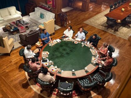 Prabowo Subianto, Ahmad Muzani, MPR RI, Kabinet Merah Putih, Istana Hambalang, Politik Nasional, Isu Terkini, Pemerintahan Indonesia, Sinergi Eksekutif dan Legislatif, Stabilitas Nasional