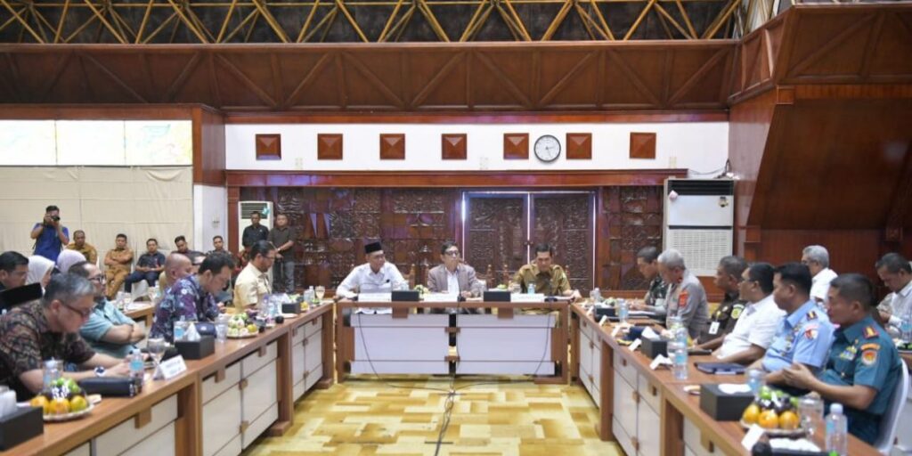 Revisi UUPA Aceh, Sekda Aceh M. Nasir, Baleg DPR RI, Bob Hasan,