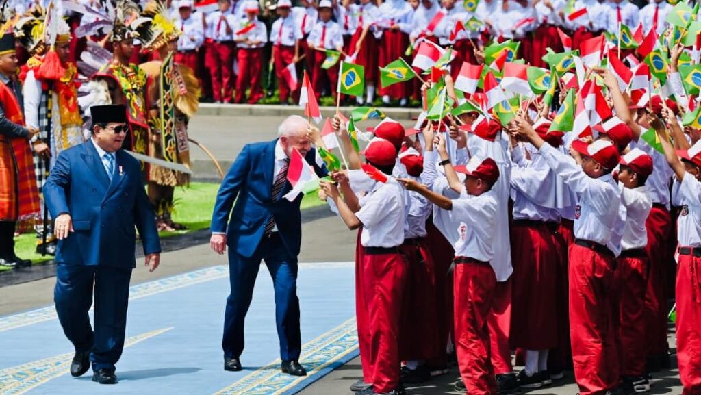 Presiden Brasil di Indonesia, Lula da Silva, Pelajar Jakarta sambut Presiden Brasil, Hubungan Indonesia Brasil, Kunjungan kenegaraan Brasil