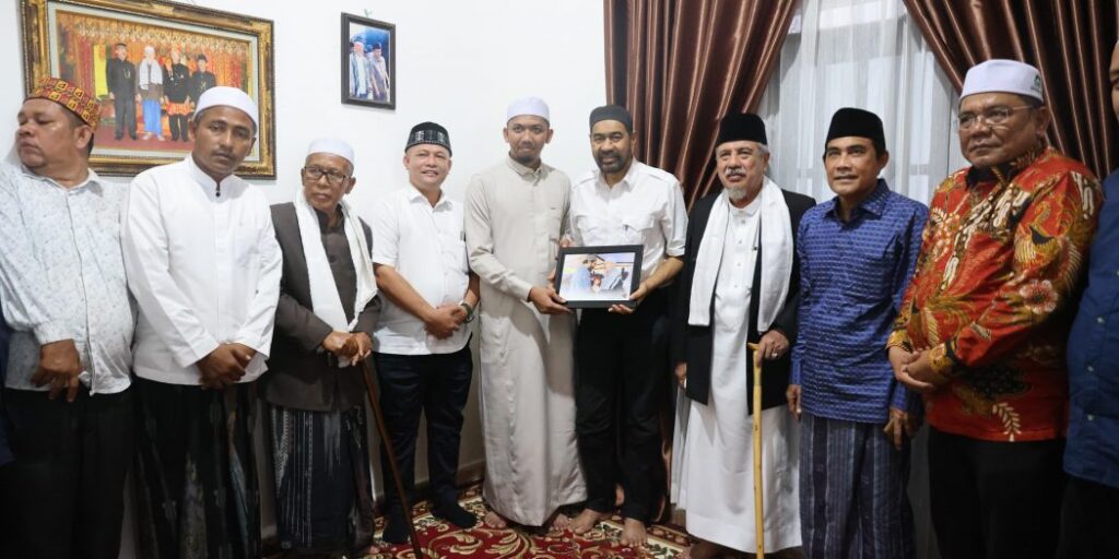 Haul Abu Paloh Gadeng, Gubernur Muzakir Manaf, Mualem Aceh, Dayah Madinatuddiniyah Darul Huda, Ulama Aceh, Dayah Aceh, Aceh Utara, Dewantara, Pendidikan Islam Aceh