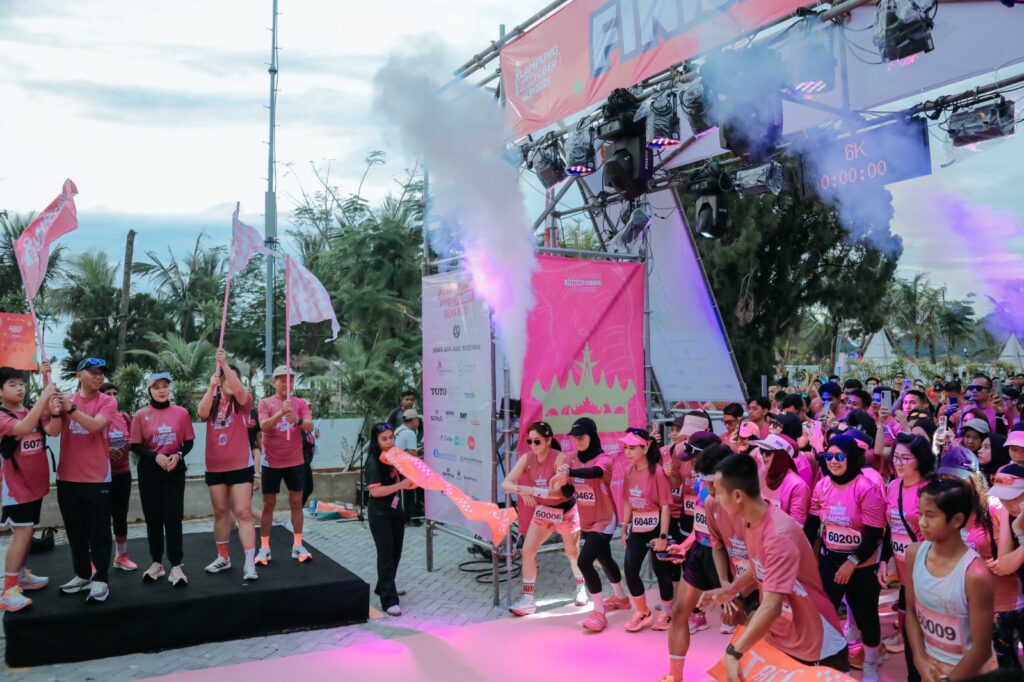 Pinktober Run 2025, Rahmat Mirzani Djausal, Gubernur Lampung, Pencegahan Kanker Payudara, Kyokko Beach Pesawaran, LovePink Indonesia, SADARI, SADANIS, The Hurun, Road to Give, Kampanye Kesehatan Lampung, Pos Independent
