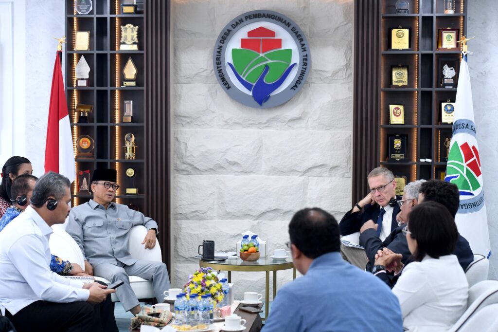 Mendes PDT, Yandri Susanto, IFAD, Program TEKAD, Desa Mandiri, Pembangunan Desa, Ekonomi Desa, Kemendes PDTT, Program IFSIV, Ketahanan Pangan, Desa Ekspor, Berita Jakarta, Pemberdayaan Masyarakat