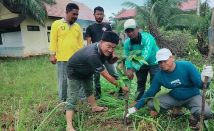 penanaman pohon jurnalis Aceh, aksi jurnalis Aceh, perdamaian Aceh, BRA Aceh Utara, penghijauan Aceh, reintegrasi Aceh, damai Helsinki
