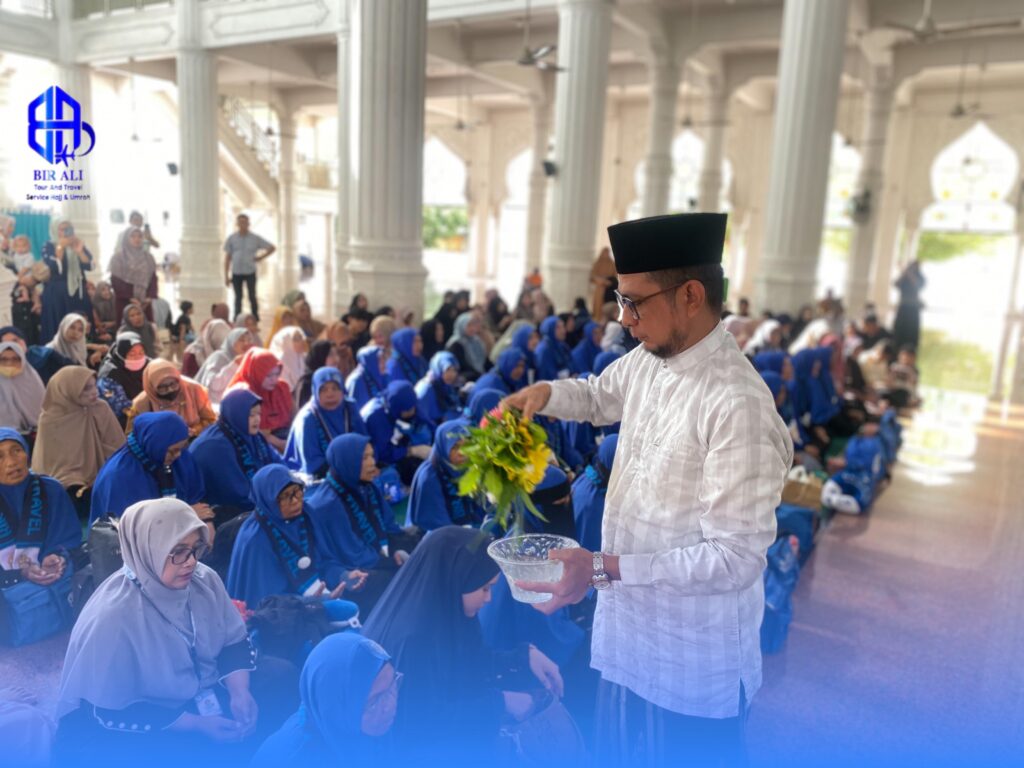 umrah aceh, kloter 58 bir ali, bir ali tour travel, jamaah umrah aceh, umrah lhokseumawe, peusijuek umrah, keberangkatan jamaah umrah
