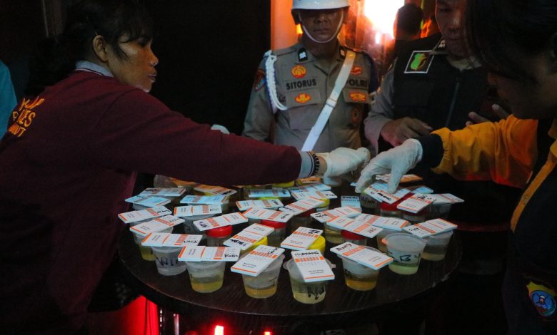 polda sumut, ditresnarkoba sumut, razia narkoba medan, gold dragon medan, narkoba di tempat hiburan malam, razia tni polri, kombes andy arisandi