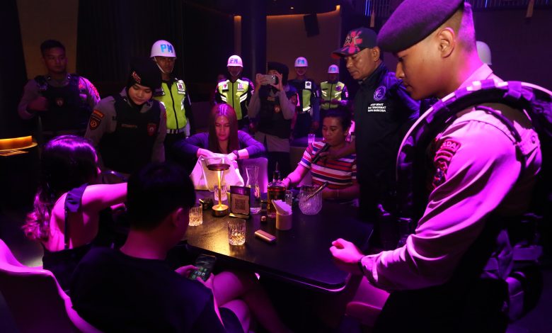 Polda Sumut, TNI, razia narkoba, tempat hiburan malam Medan, Club & Resto RAEYE, narkotika, ekstasi, Ditresnarkoba, Medan bebas narkoba, Indonesia Bersinar