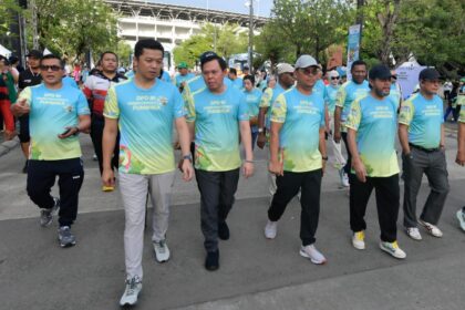 Green Democracy Fun Walk 2025, DPD RI, Sultan Bachtiar Najamudin, Wamenpora Taufik Hidayat, HUT DPD RI ke-21, Rekor MURI, Gelora Bung Karno, Fun Walk Jakarta, Demokrasi Hijau, Pohon Damar