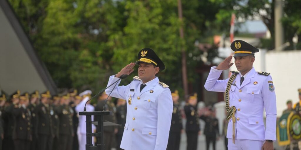 hari pahlawan 2025 aceh, fadhlullah, wagub aceh, taman makam pahlawan peuniti, ziarah nasional banda aceh, peringatan hari pahlawan, forkopimda aceh, nyak adam kamil