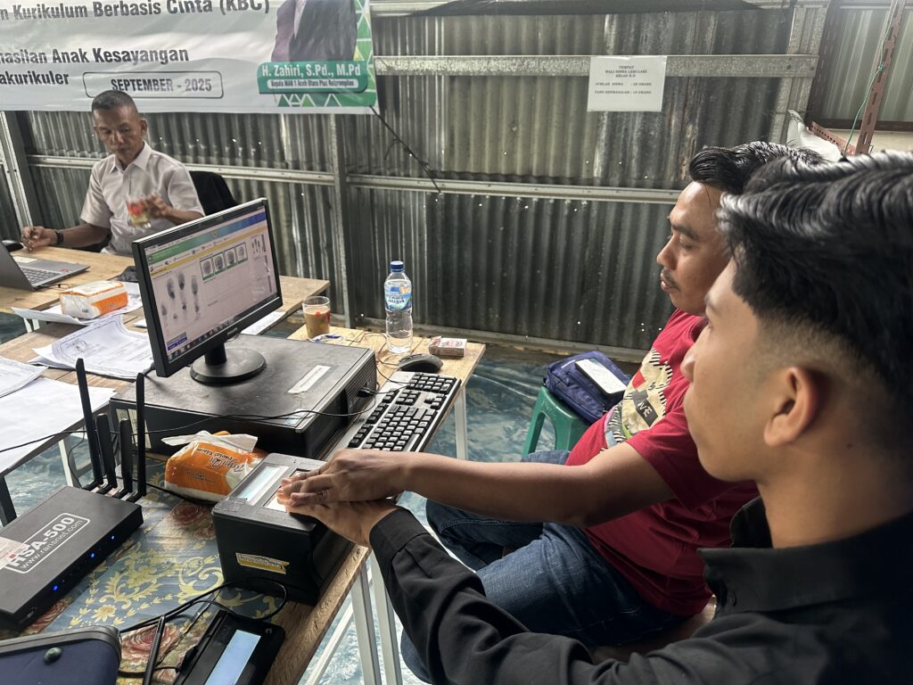 Perekaman KTP-el dan aktivasi IKD bagi pelajar MAN 1 Aceh Utara oleh Disdukcapil Aceh Utara