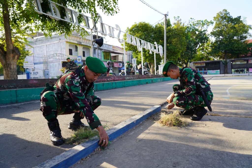Korem 011 Lilawangsa, kurve TNI, kerja bakti TNI, kebersihan lingkungan, Andi Ariyanto, Lhokseumawe