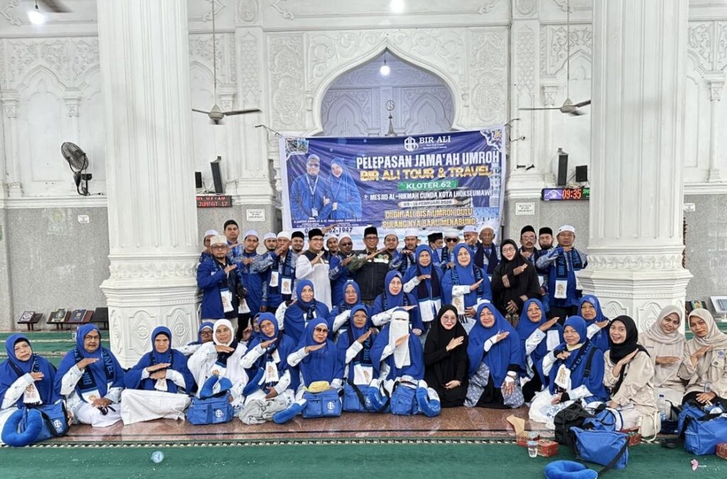 Pelepasan Jamaah Umrah Kloter 62 Bir Ali Tour and Travel di Masjid Al-Hikmah Cunda Lhokseumawe