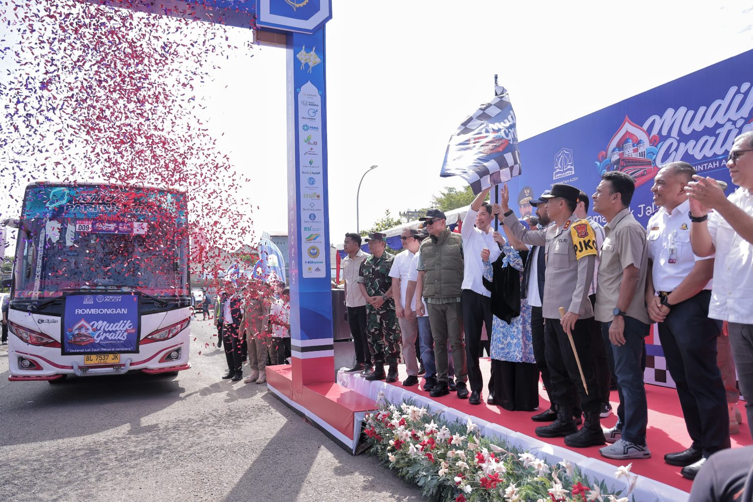 mudik gratis pemerintah aceh 2026, mudik gratis banda aceh, terminal batoh banda aceh, illiza saaduddin djamal, mudik lebaran aceh 2026, program mudik gratis aceh