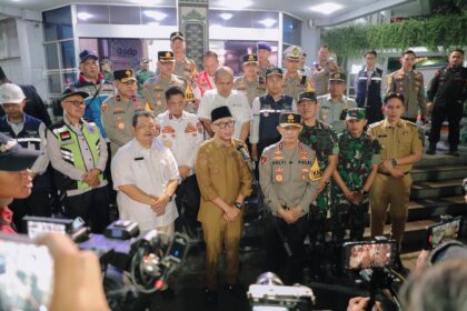 Gubernur Lampung Rahmat Mirzani Djausal meninjau kesiapan arus mudik Lebaran 2026 di Pelabuhan Bakauheni Lampung Selatan