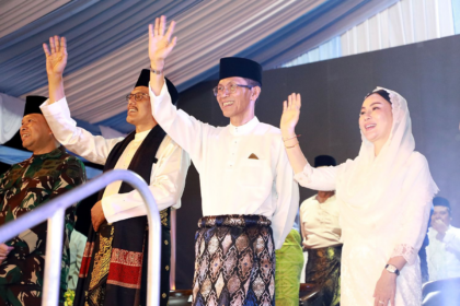 pawai takbir Batam 2026, malam takbiran Batam, Idulfitri Batam, Engku Putri Batam, mobil hias Batam, salat Id Batam, Pawai takbir Batam 2026 dengan mobil hias di Dataran Engku Putri dan keramaian warga