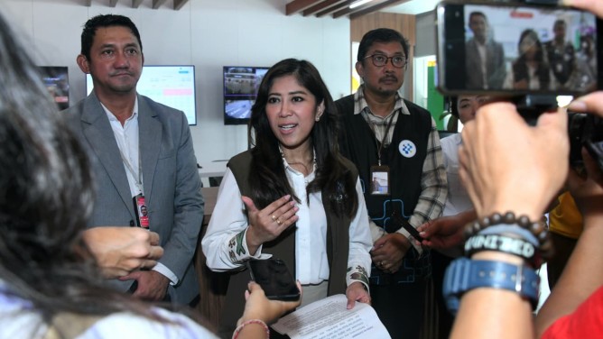 layanan telekomunikasi Lebaran 2026, internet mudik 2026, kecepatan internet Bali 2026, Meutya Hafid Menkomdigi, jaringan seluler Lebaran, posko telekomunikasi Indonesia, Balmon SFR