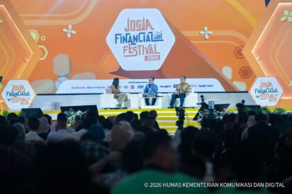 Wamen Komdigi Nezar Patria membahas regulasi AI adaptif dan perlindungan data pribadi di Jogja Financial Festival 2026