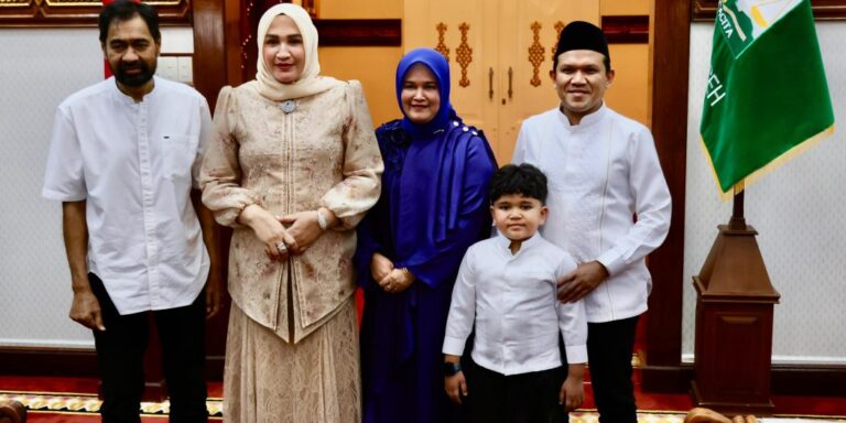 Gubernur Aceh Muzakir Manaf saat Halal Bihalal Idul Adha 1447 Hijriah di Meuligoe Gubernur Aceh Banda Aceh