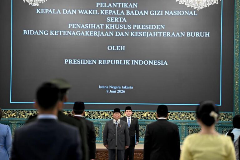 Presiden Prabowo melantik Kepala Badan Gizi Nasional Nanik S Deyang untuk evaluasi Program Makan Bergizi Gratis di Jakarta, BGN,