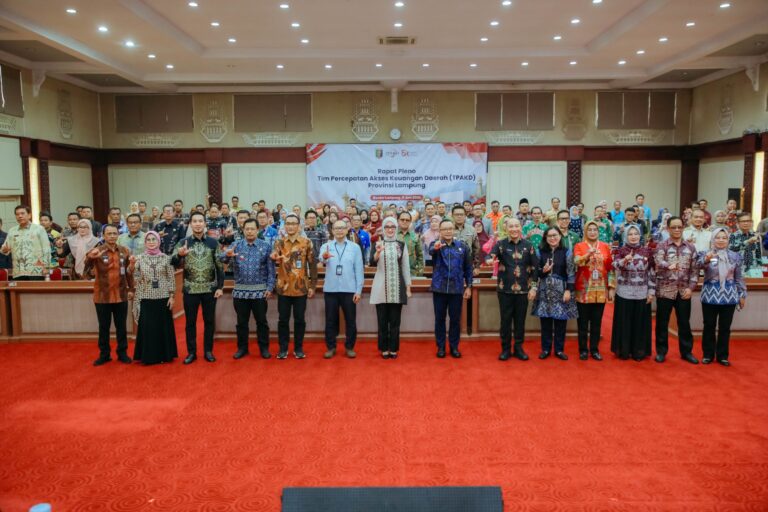 Wakil Gubernur Lampung Jihan Nurlela menghadiri rapat pleno TPAKD Lampung Semester I 2026 di Gedung Pusiban Bandar Lampung.
