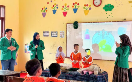 Mahasiswa KKN Unimal edukasi cuci tangan siswa SDN 6 Kuta Makmur