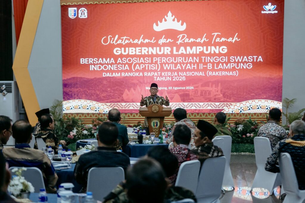 Gubernur Lampung Rahmat Mirzani Djausal membuka acara silaturahmi dan ramah tamah bersama Perguruan Tinggi / APTISI Wilayah II-B Lampung di Aula Mahan Agung