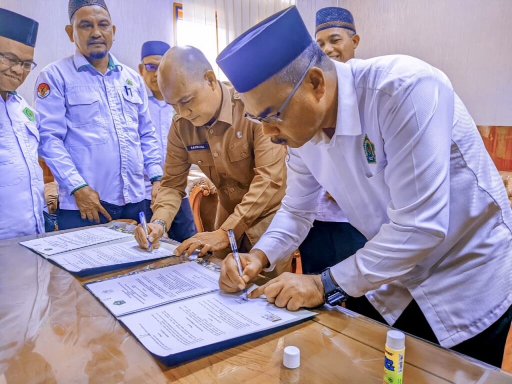 Penandatanganan PKS Disdukcapil dan Kemenag Aceh Utara untuk pelayanan administrasi kependudukan pengantin