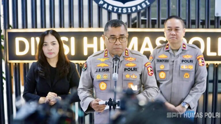 Kadiv Humas Polri Irjen Pol. Johnny Eddizon Isir mengajak masyarakat menyampaikan aspirasi secara damai dan menjaga ruang demokrasi